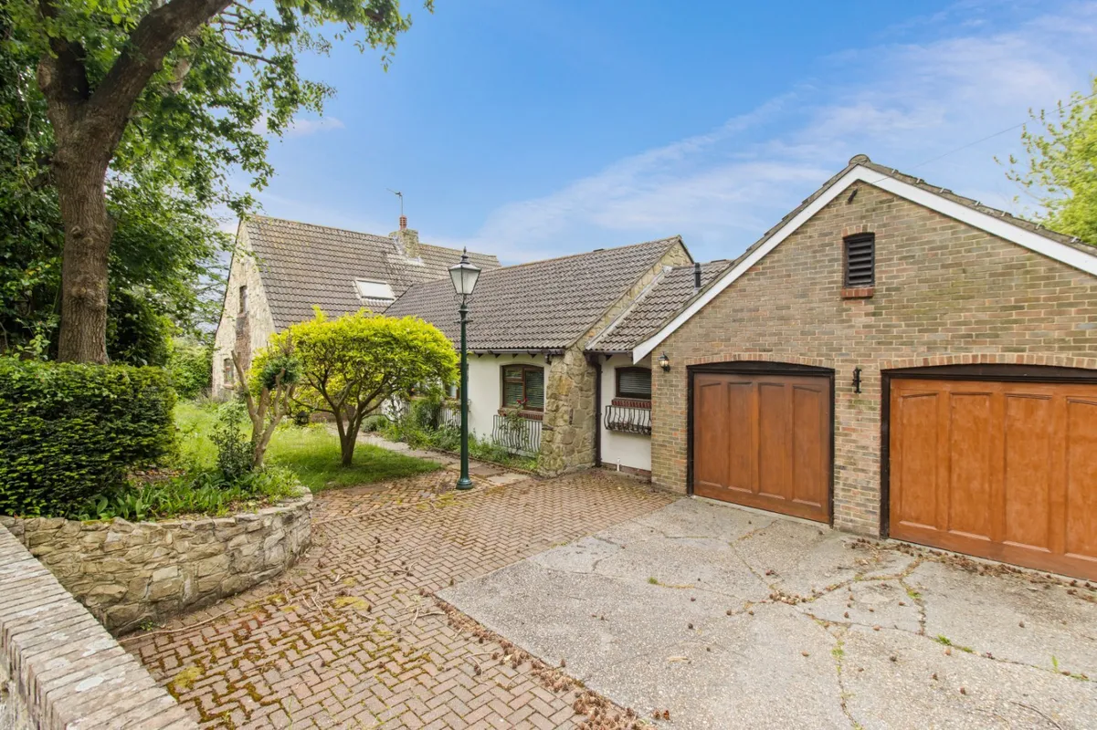 Lewes Road, Ridgewood, Uckfield, East Sussex, TN22