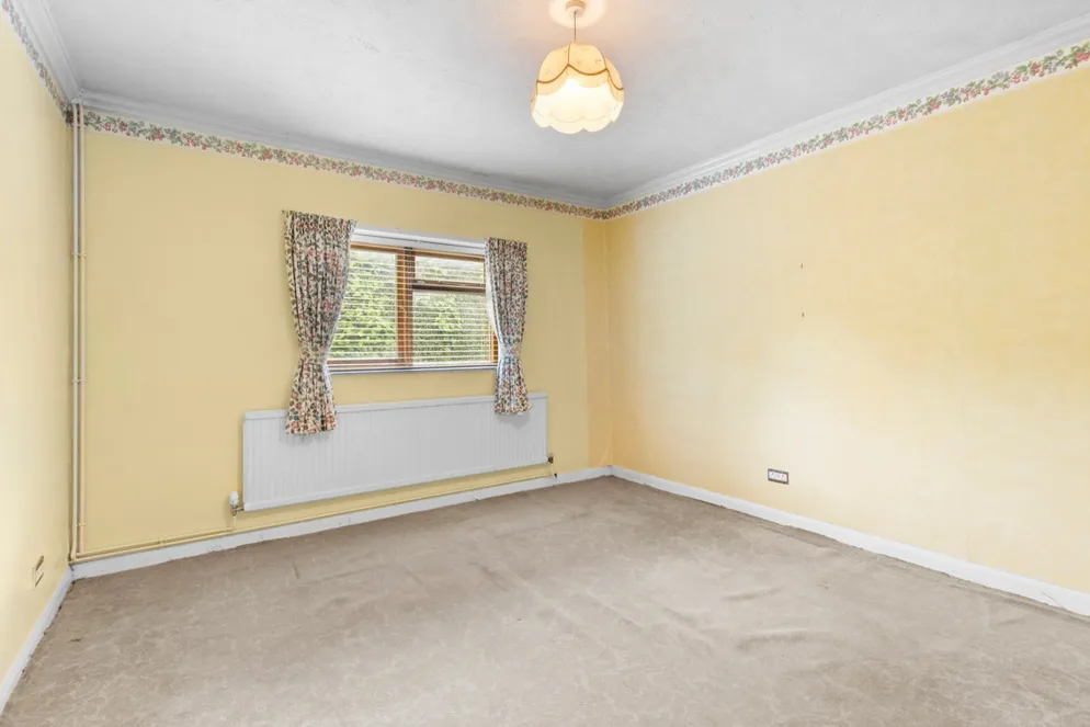 Property carousel item 12