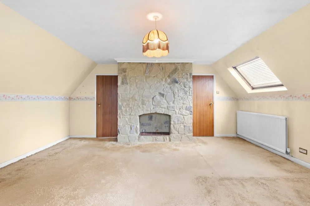 Property carousel item 15