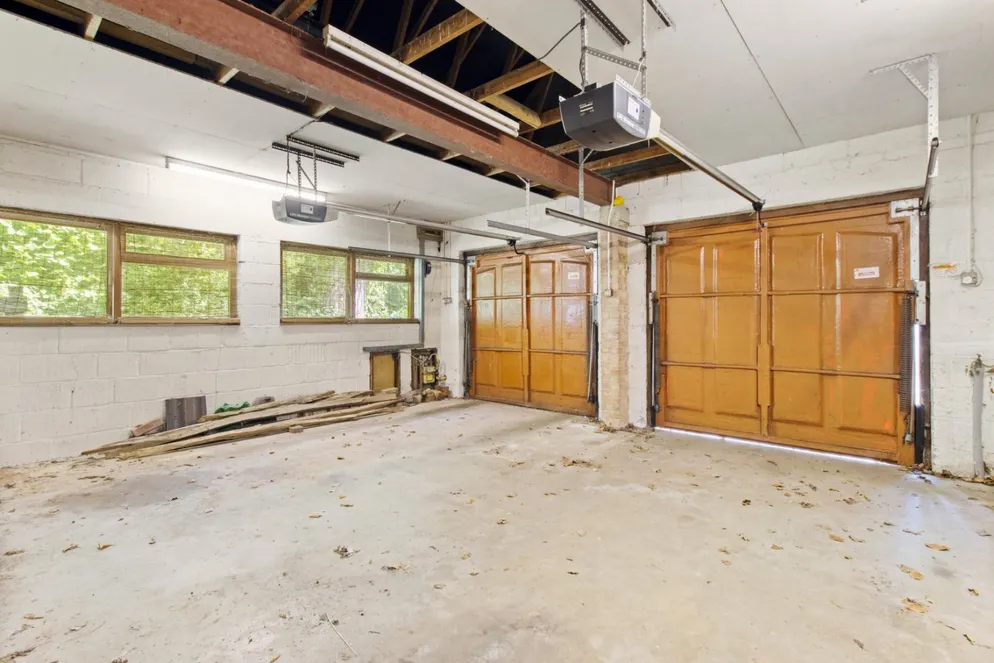 Property carousel item 19
