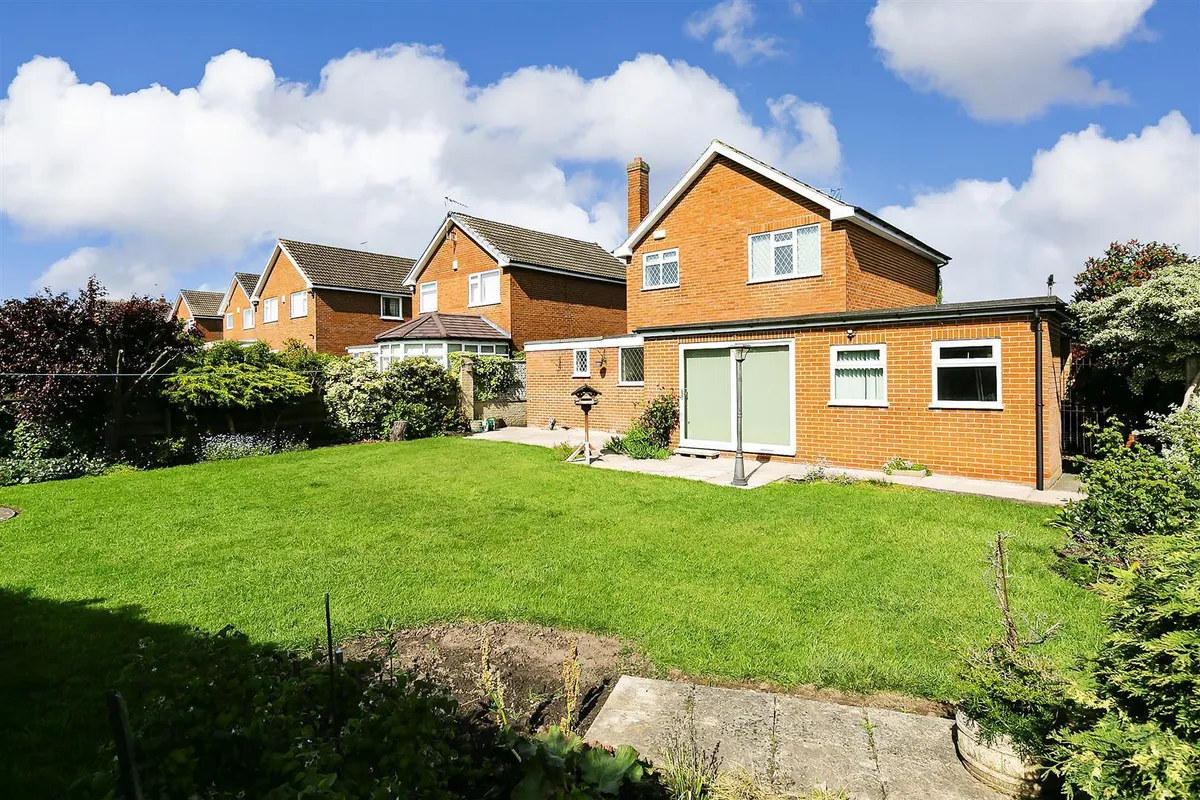 Mill Hill Drive, Huntington, York