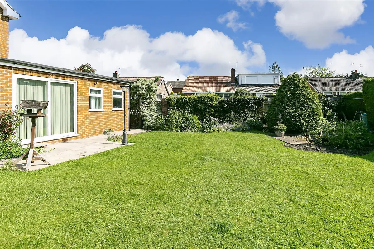 Mill Hill Drive, Huntington, York