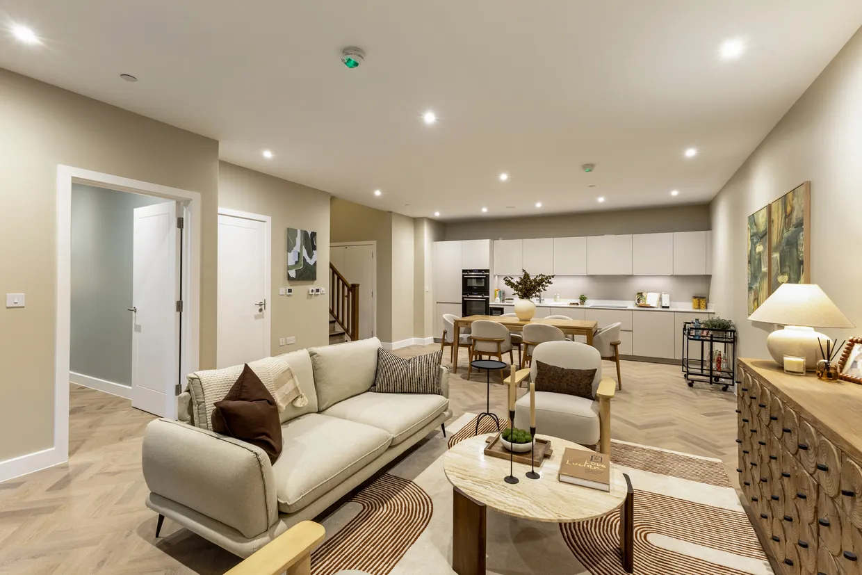 Wimbledon Place, The Broadway, London, SW19 photo 1