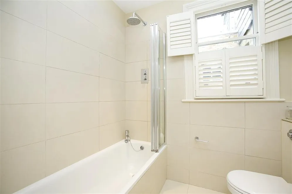 First Avenue, London, SW14 photo 9