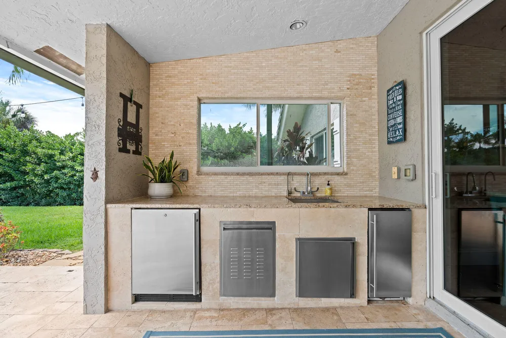 6207 NW 72nd Way, Parkland, FL 33067
