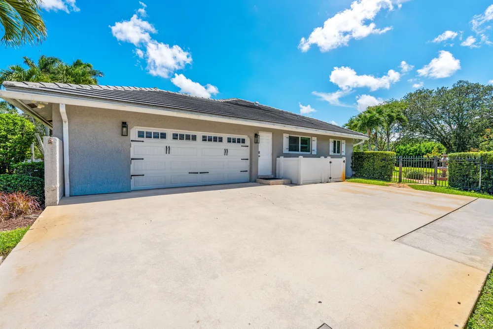 6207 NW 72nd Way, Parkland, FL 33067