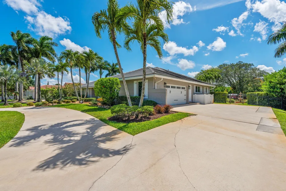 6207 NW 72nd Way, Parkland, FL 33067