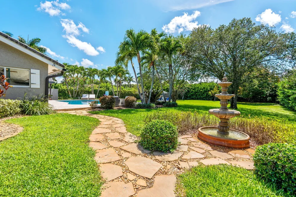 6207 NW 72nd Way, Parkland, FL 33067