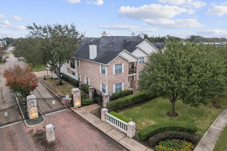 2865 Westhollow Dr, Houston, TX 77082
