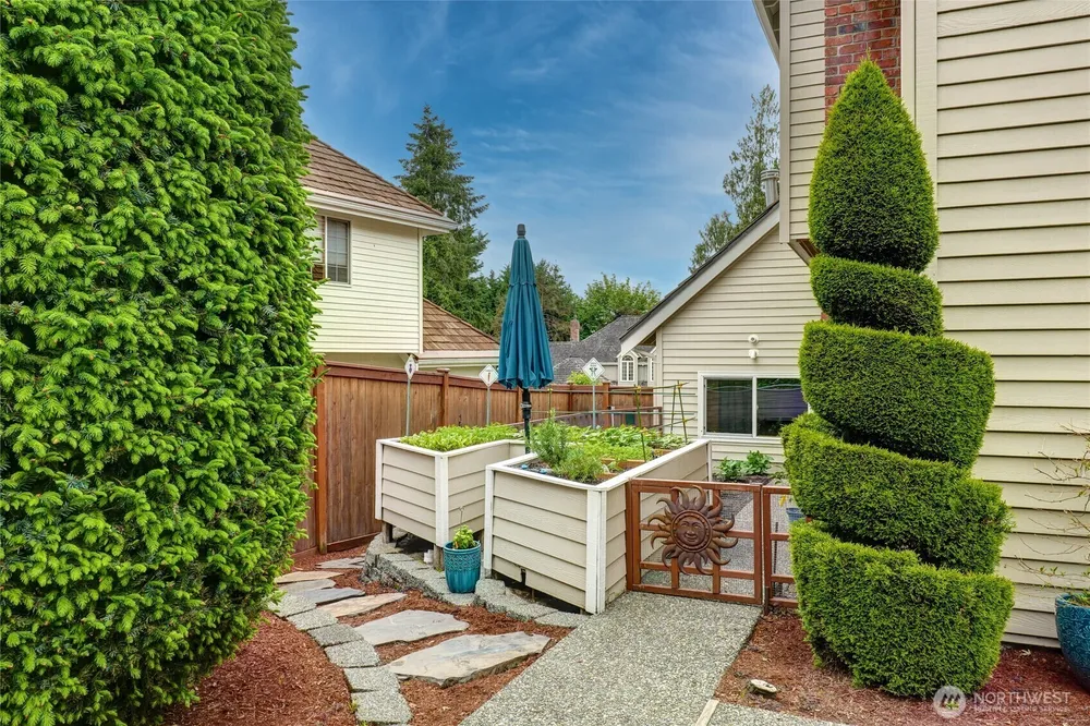 22519 SE 46th Pl, Sammamish, WA 98075