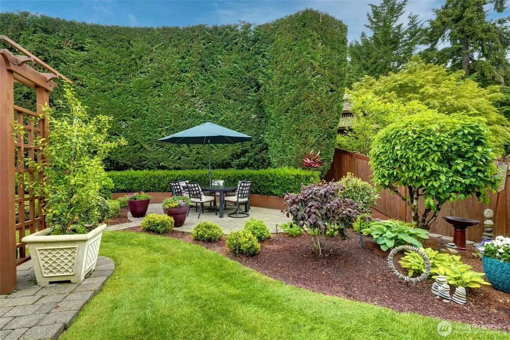 22519 SE 46th Pl, Sammamish, WA 98075