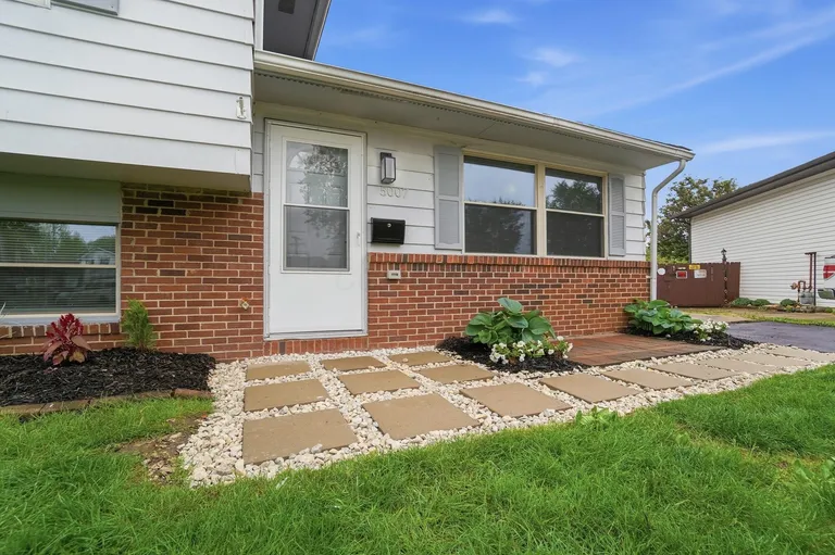 5007 Holbrook Dr, Columbus, OH 43232