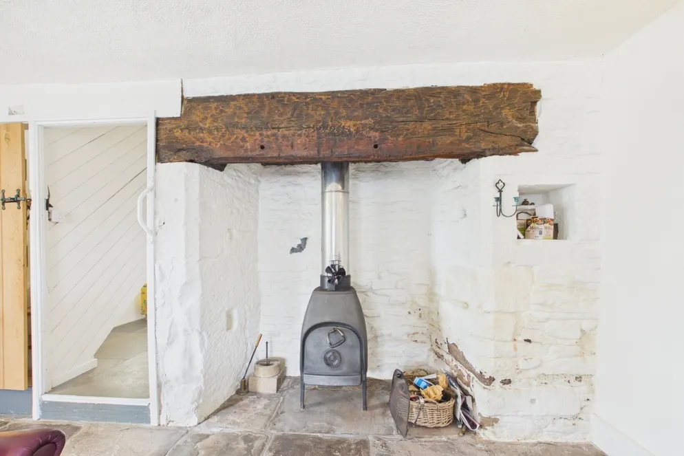 Property carousel item 13