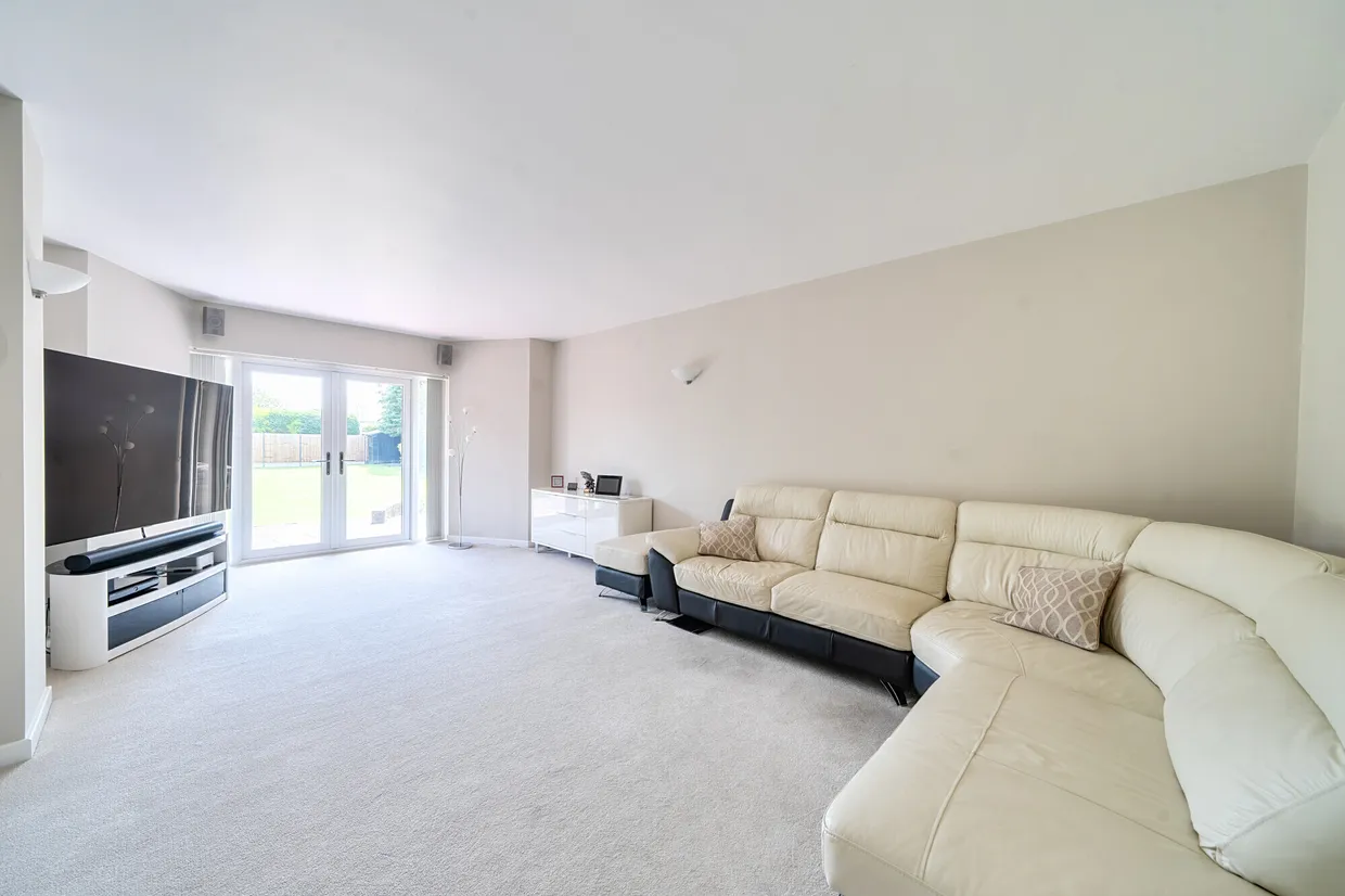 Ouseley Road, Wraysbury, TW19 photo 4