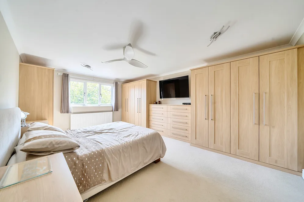 Ouseley Road, Wraysbury, TW19 photo 5
