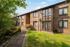 Gateway, Weybridge, KT13 photo 1