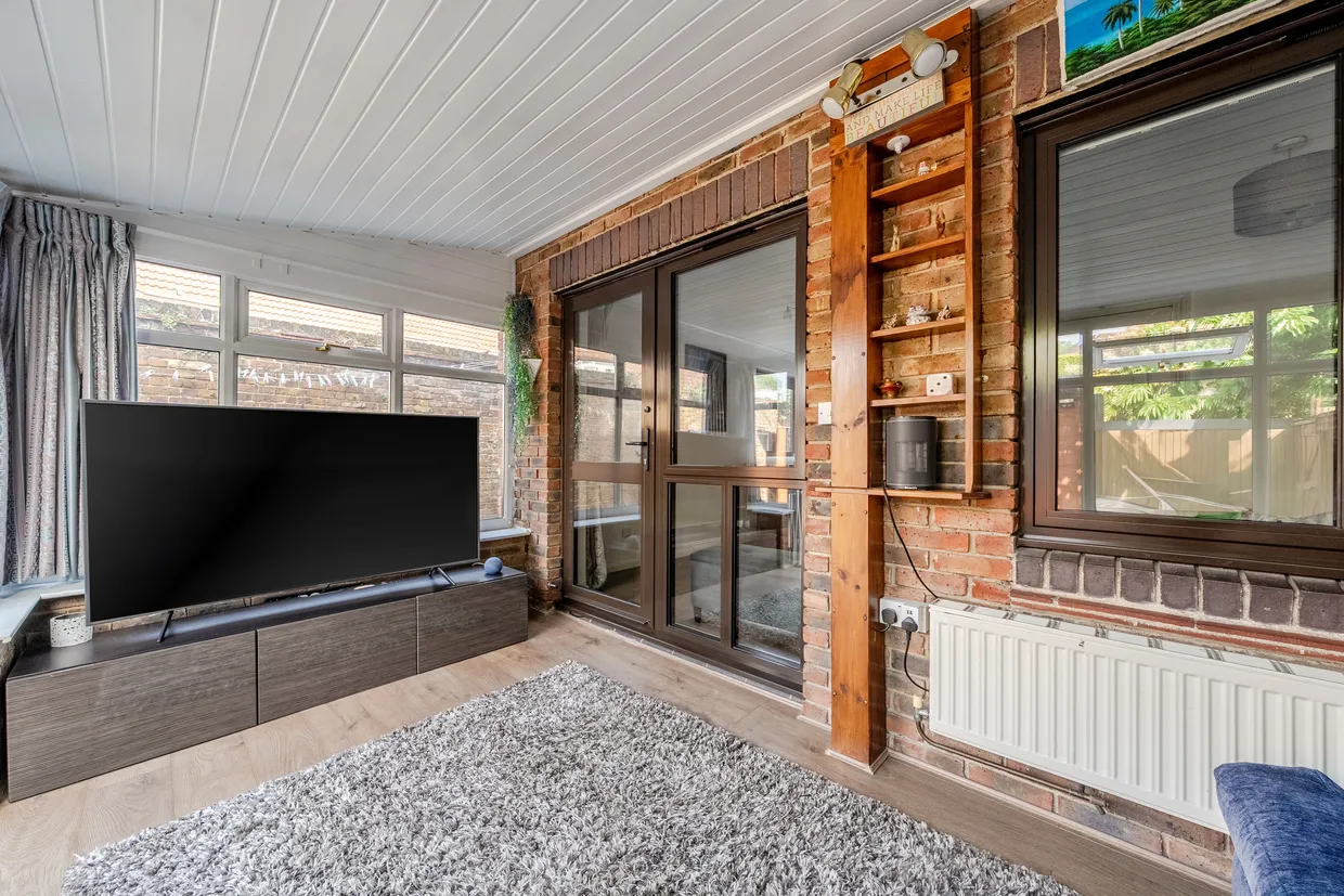 Gateway, Weybridge, KT13 photo 3