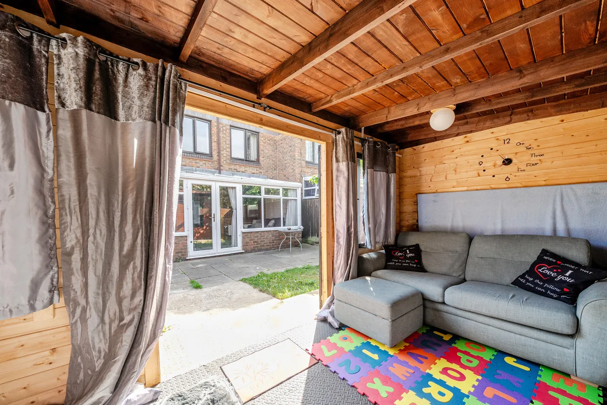 Gateway, Weybridge, KT13 photo 7