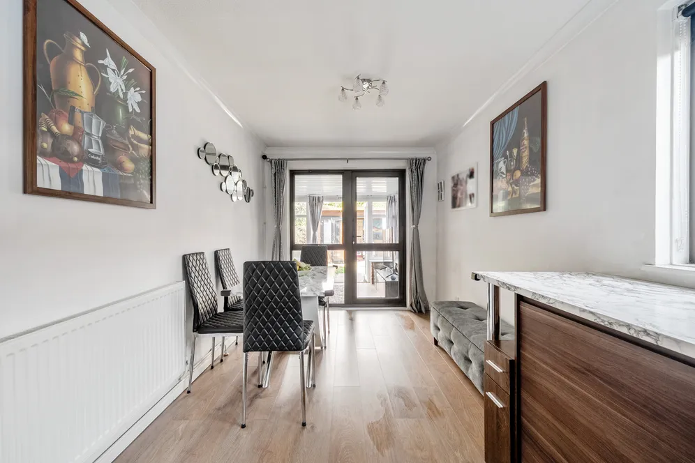 Gateway, Weybridge, KT13 photo 11
