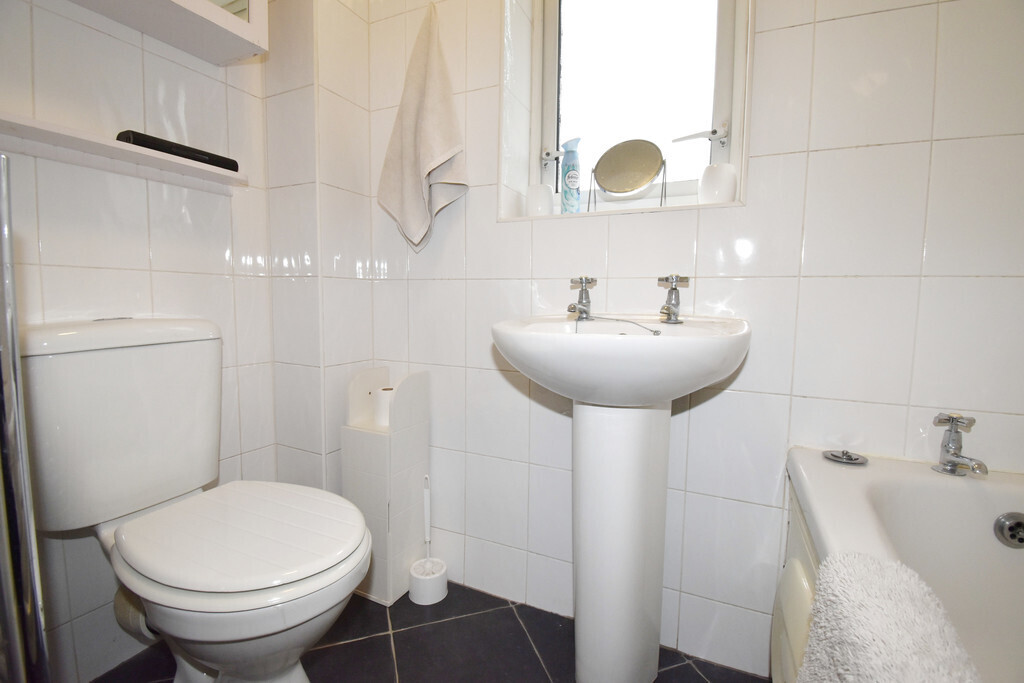 Flowerdale Drive, Coventry Image 8