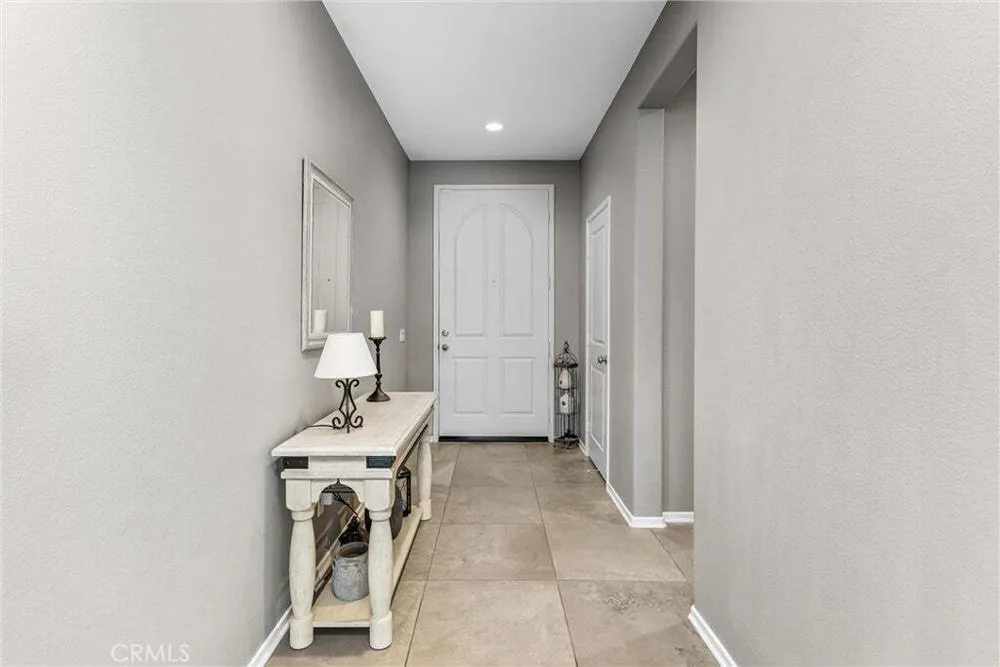 402 Buena Mesa Dr, Calimesa, CA 92320