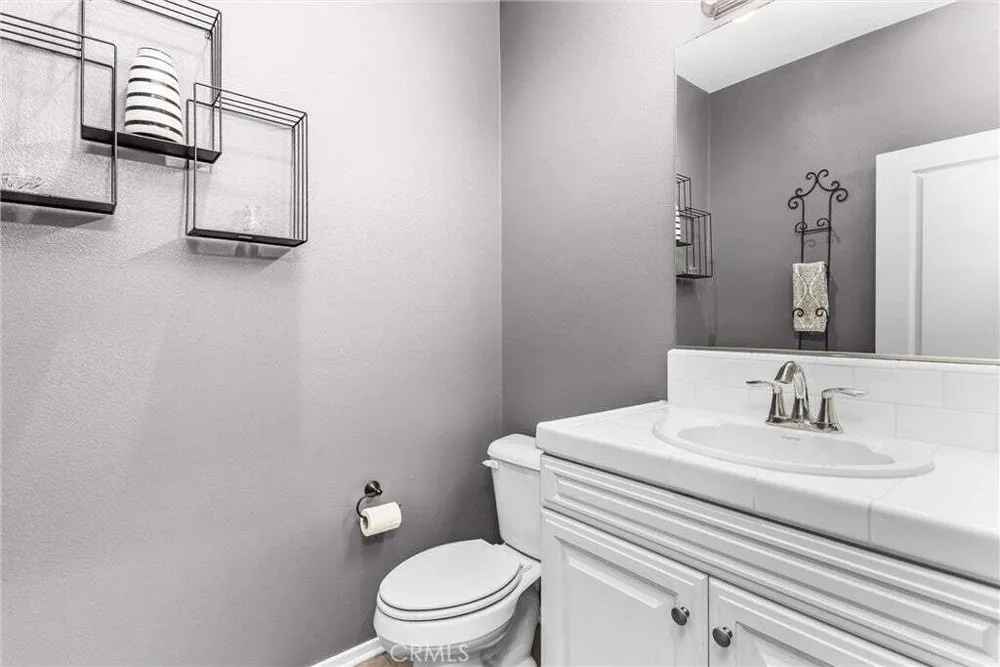 402 Buena Mesa Dr, Calimesa, CA 92320