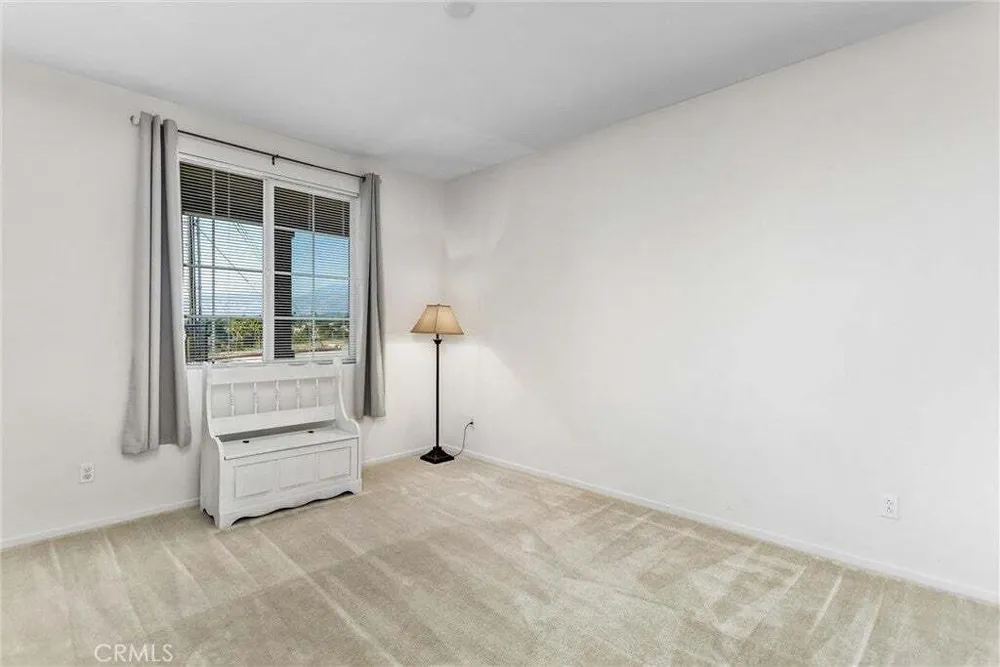 402 Buena Mesa Dr, Calimesa, CA 92320
