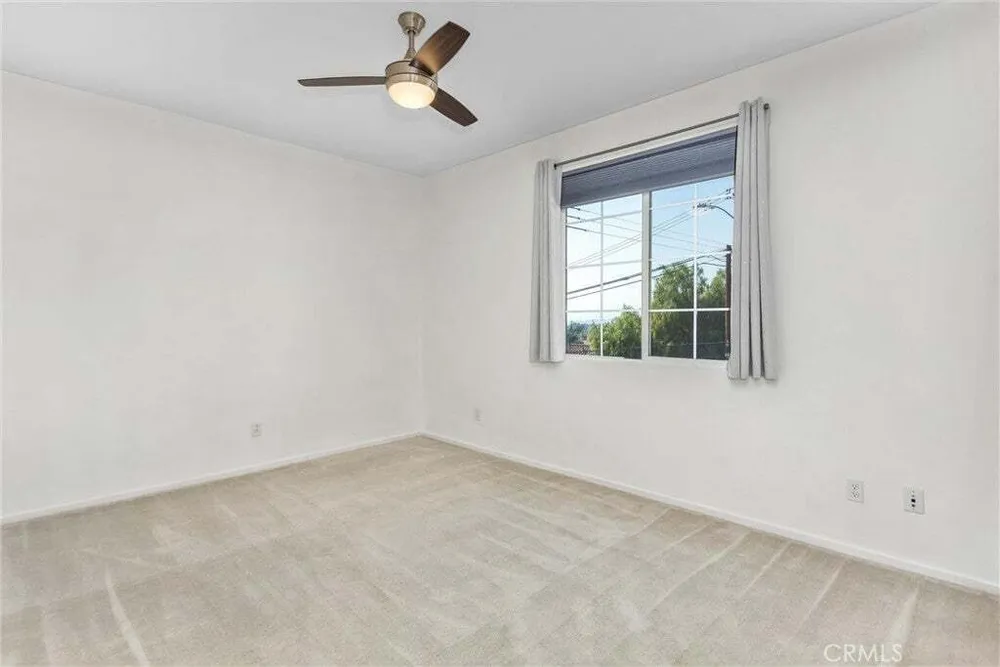 402 Buena Mesa Dr, Calimesa, CA 92320