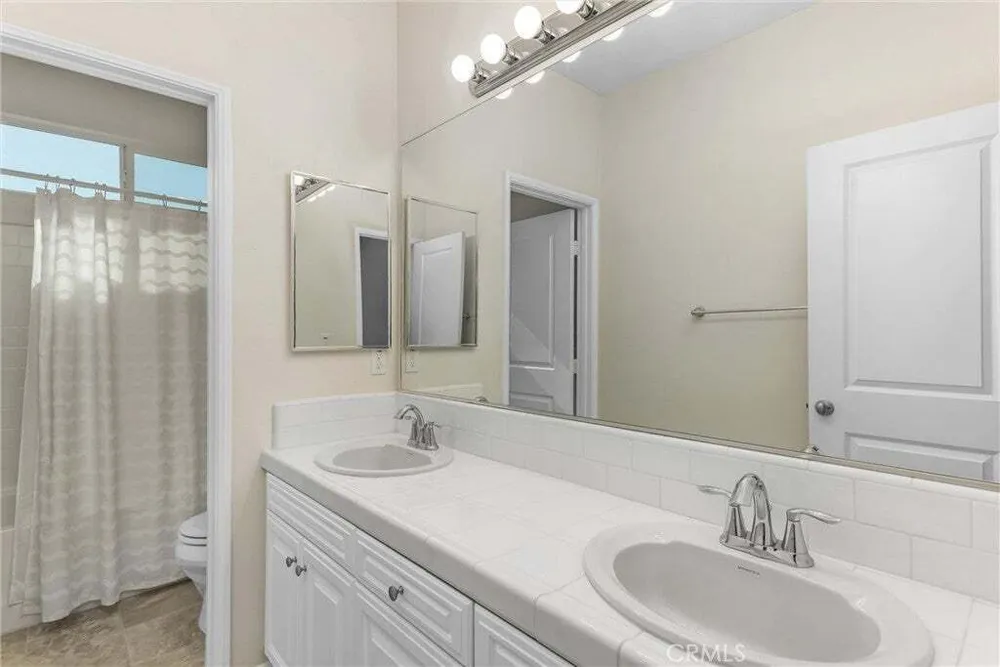 402 Buena Mesa Dr, Calimesa, CA 92320