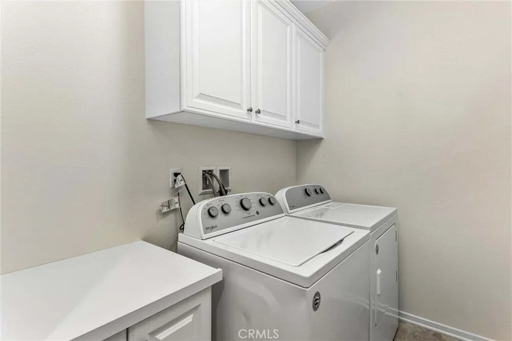 402 Buena Mesa Dr, Calimesa, CA 92320