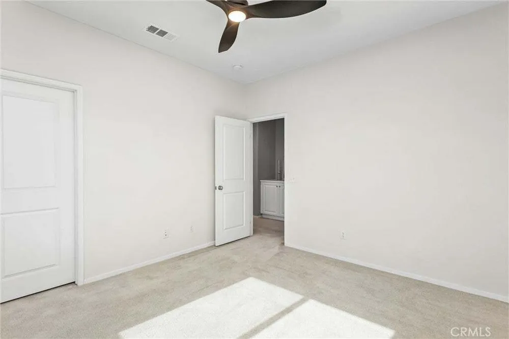 402 Buena Mesa Dr, Calimesa, CA 92320