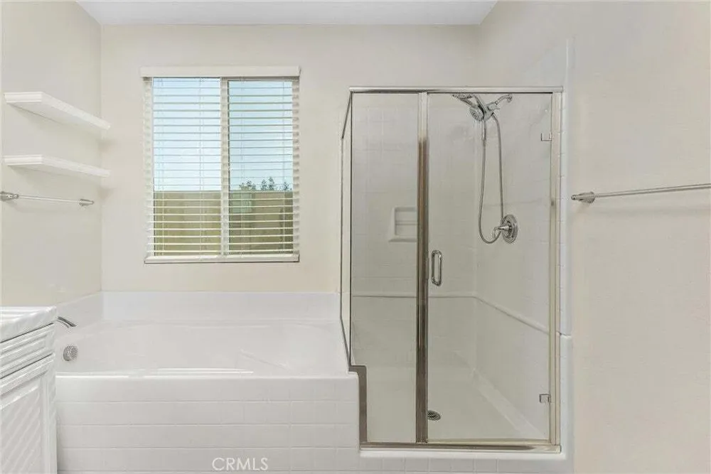 402 Buena Mesa Dr, Calimesa, CA 92320