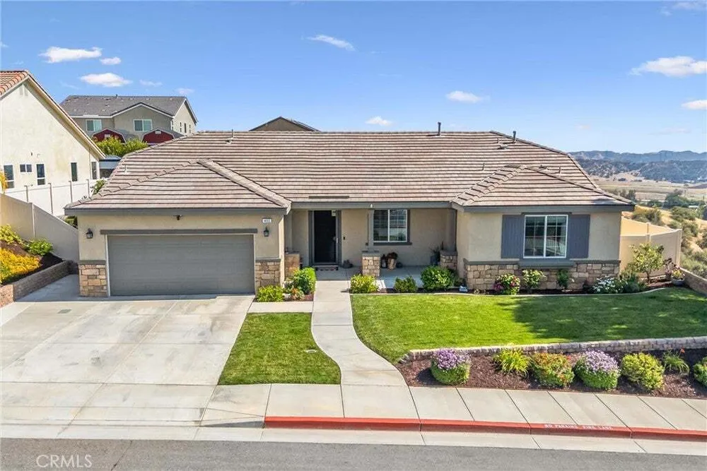 402 Buena Mesa Dr, Calimesa, CA 92320