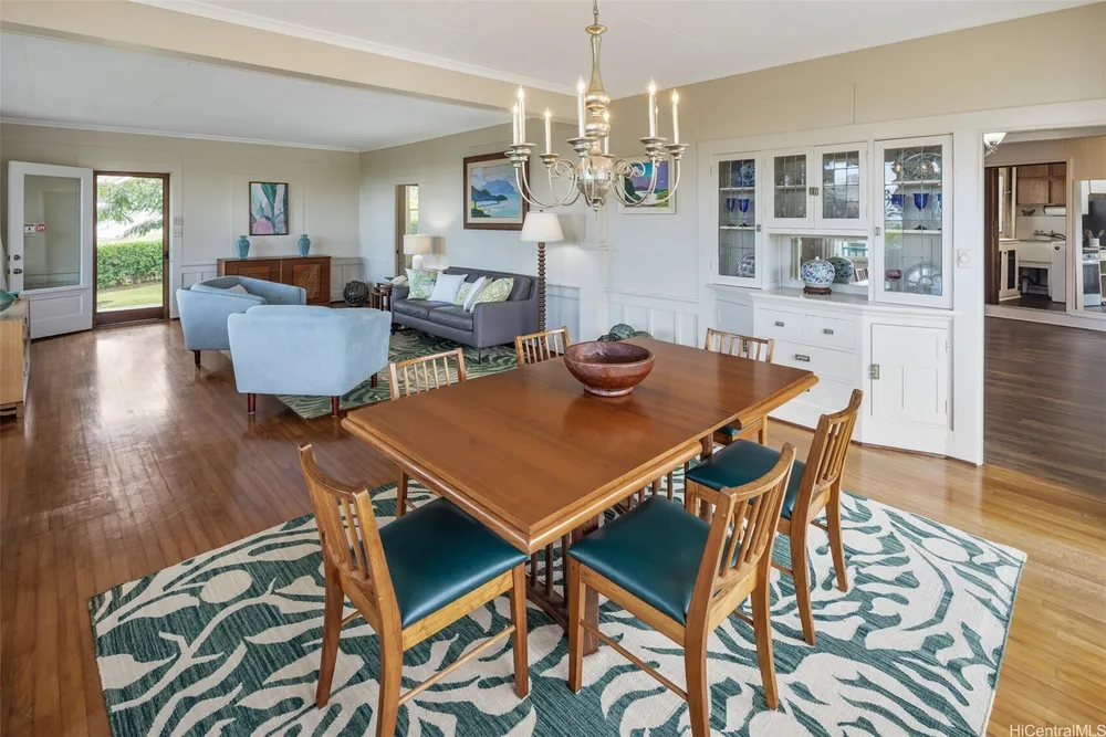 2417 Parker Pl, Honolulu, HI 96822