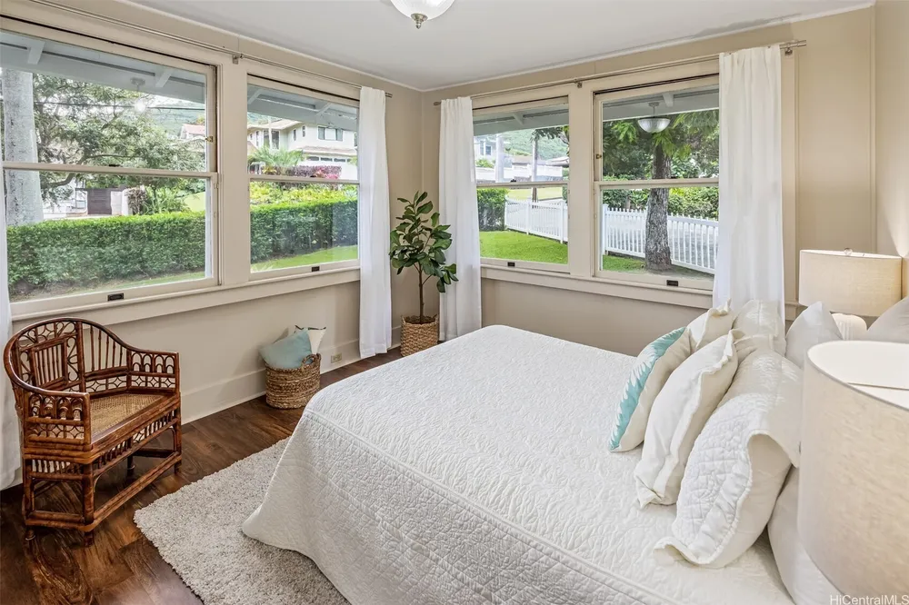 2417 Parker Pl, Honolulu, HI 96822