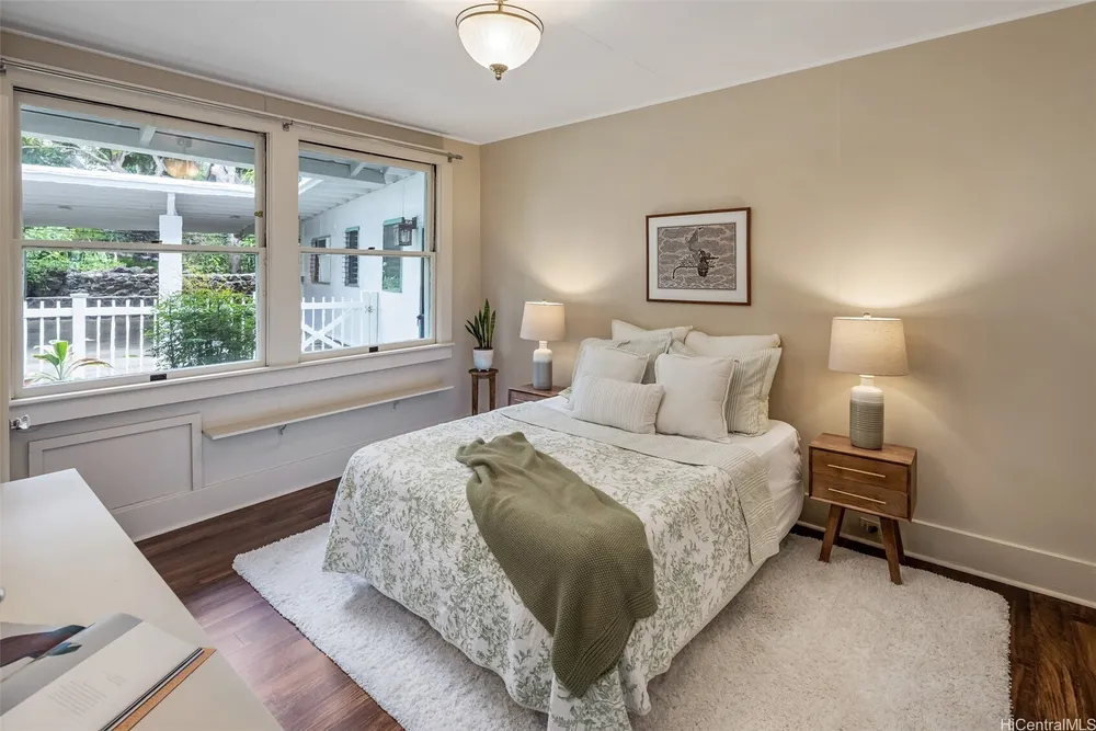 2417 Parker Pl, Honolulu, HI 96822