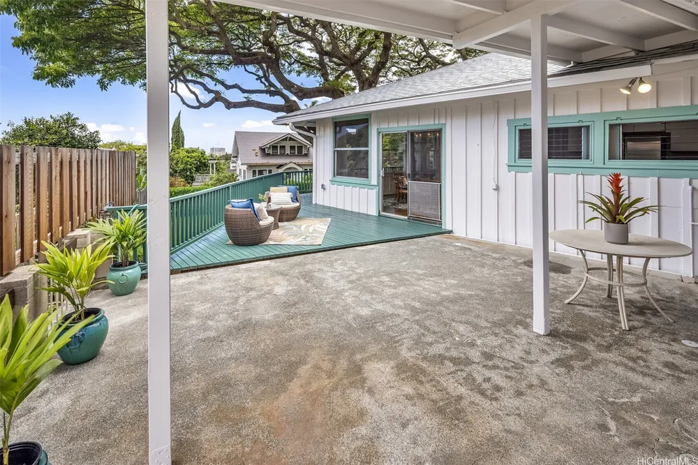 2417 Parker Pl, Honolulu, HI 96822