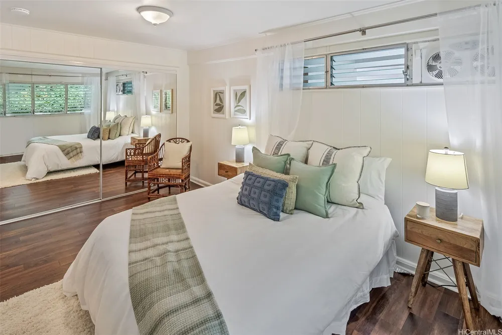 2417 Parker Pl, Honolulu, HI 96822