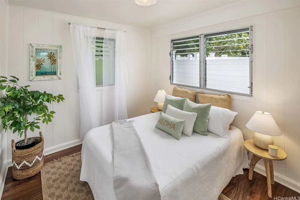 2417 Parker Pl, Honolulu, HI 96822