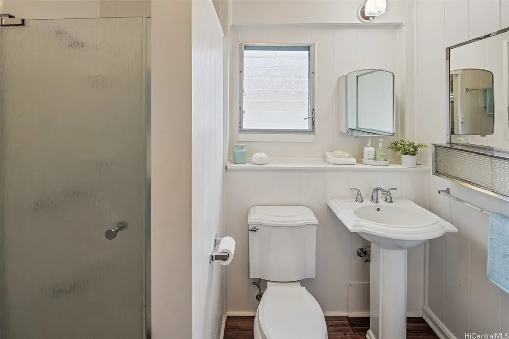 2417 Parker Pl, Honolulu, HI 96822