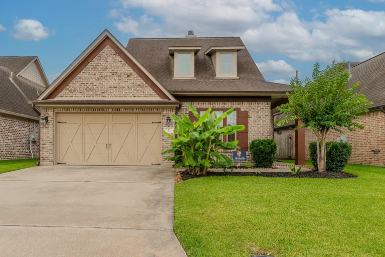 2 COTTAGE GROVE COURT, Beaumont, TX 77713