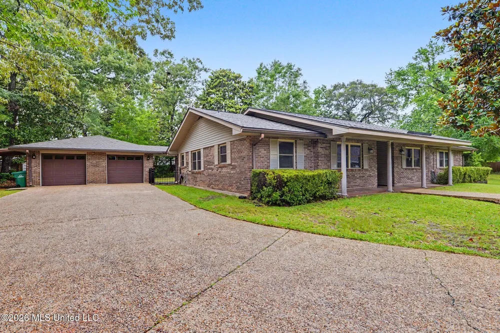 636 Kalipekona Way, Diamondhead, MS 39525