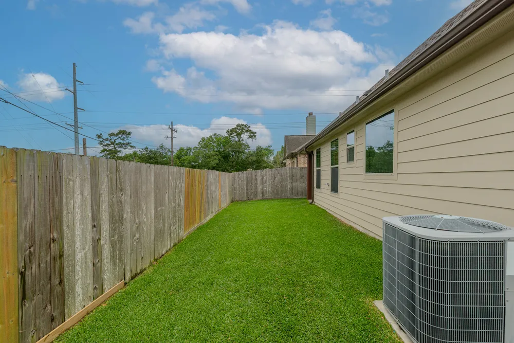2 COTTAGE GROVE COURT, Beaumont, TX 77713