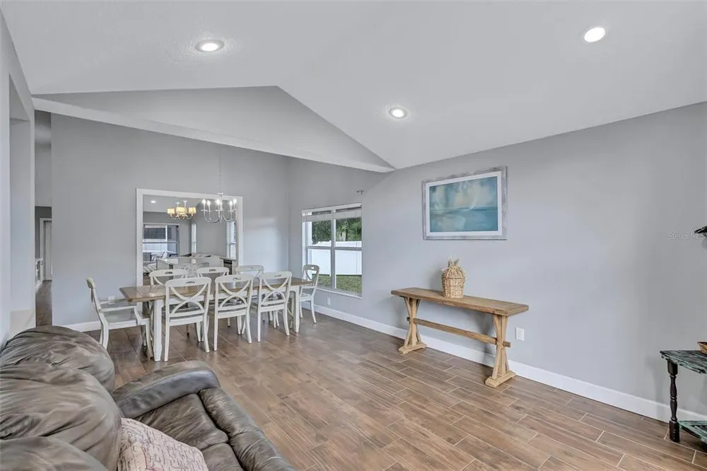 4909 6th Ave E, Bradenton, FL 34208