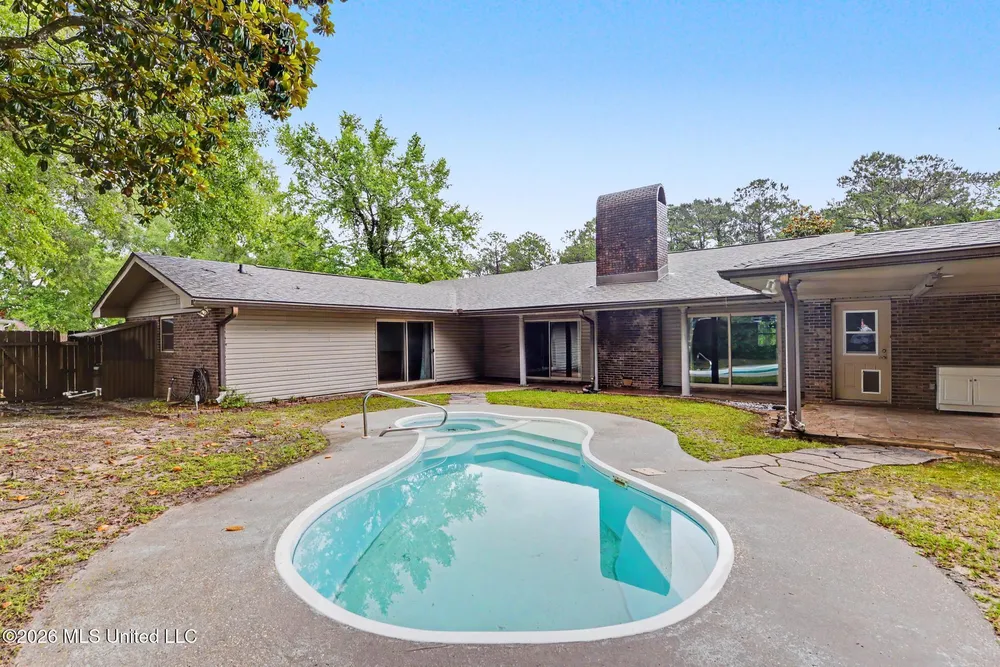 636 Kalipekona Way, Diamondhead, MS 39525