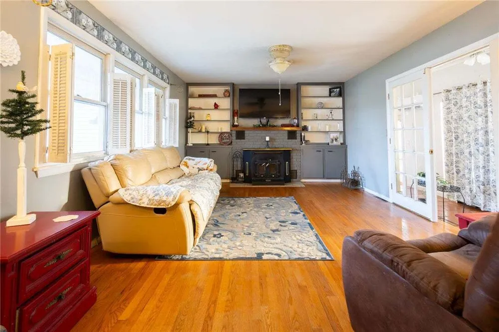 908 S 14th Pl, Rogers, AR 72758
