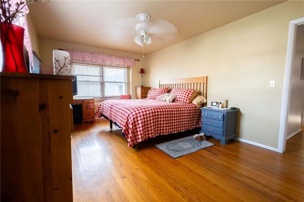 908 S 14th Pl, Rogers, AR 72758