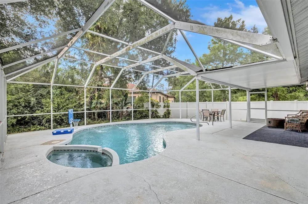 4909 6th Ave E, Bradenton, FL 34208