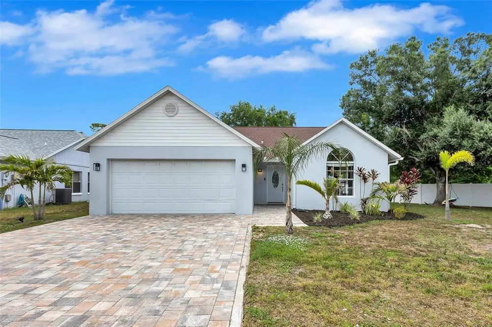 4909 6th Ave E, Bradenton, FL 34208
