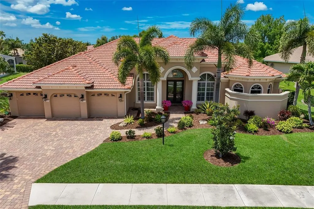 7207 Ashland Glen, Lakewood Ranch, FL 34202